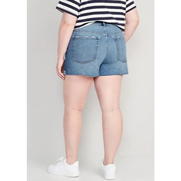 Women's size 16 Jean Shorts High-Waisted OG Straight Old Navy 3in inseam - Picture 2 of 2